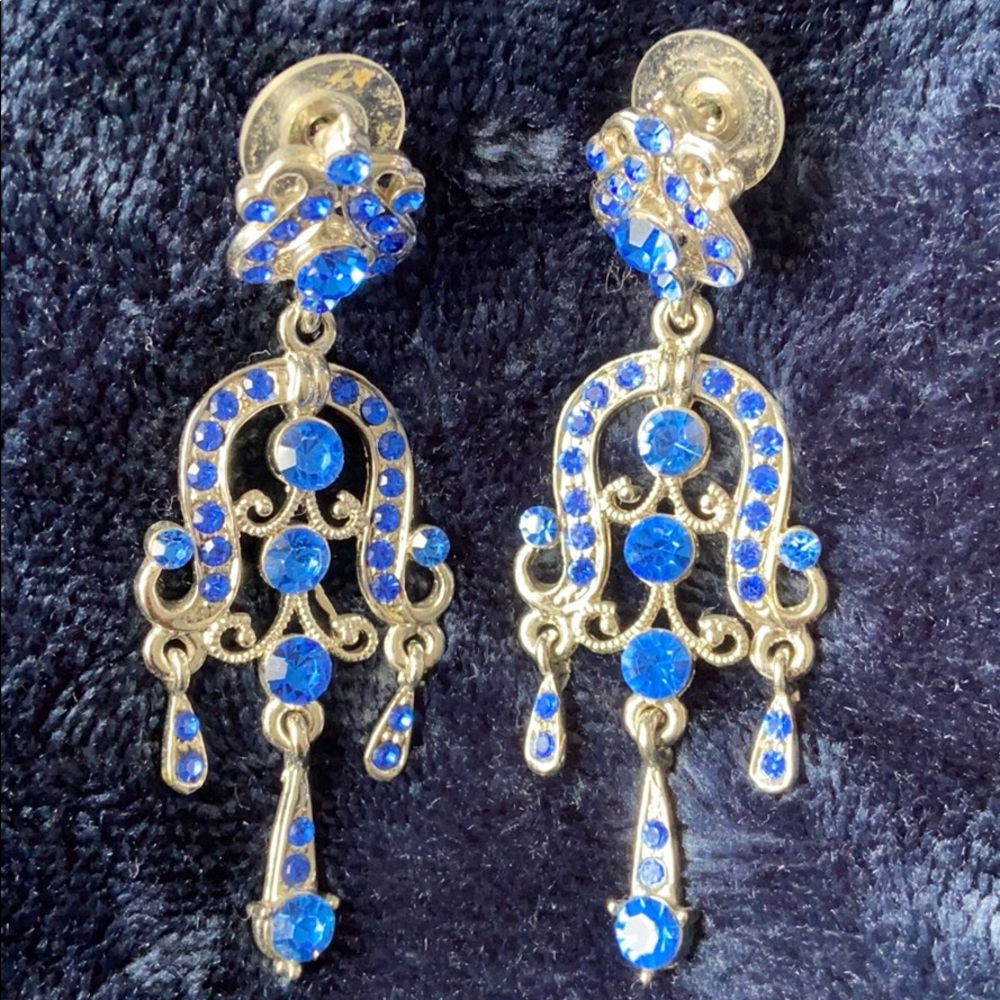 BEAUTIFUL party wear earrings! price negotiable